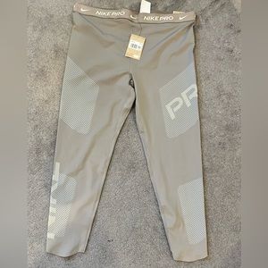 Nike Pro leggings NWT Size XXL Tan. High Waisted.